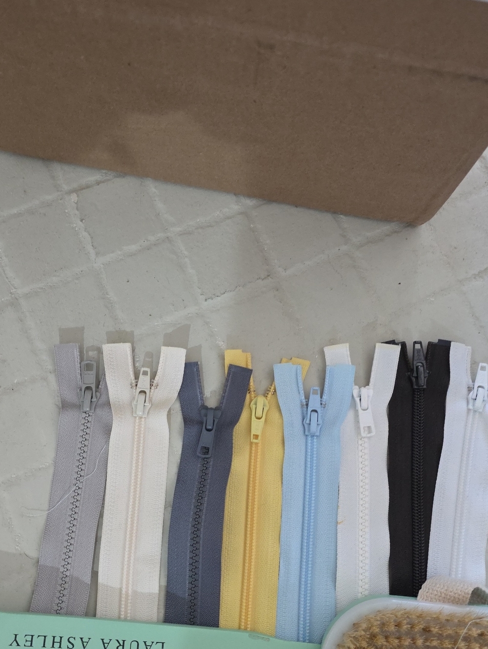 Assorted Color Nylon Zippers - Multi Pack
